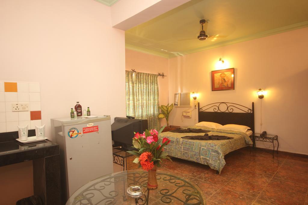 Sodder'S Gloria Anne Hotel แคนโดลิม ภายนอก รูปภาพ