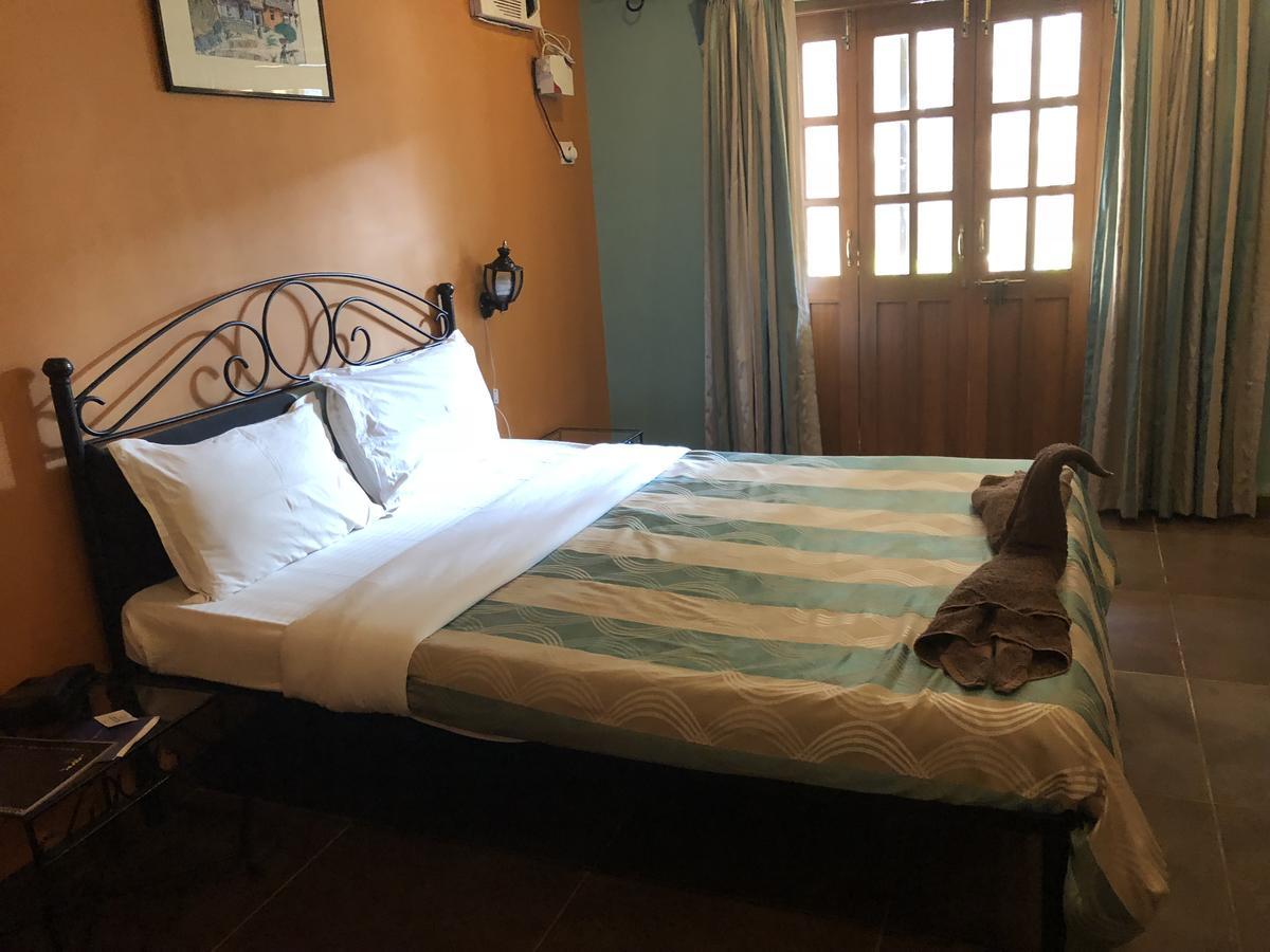 Sodder'S Gloria Anne Hotel แคนโดลิม ภายนอก รูปภาพ